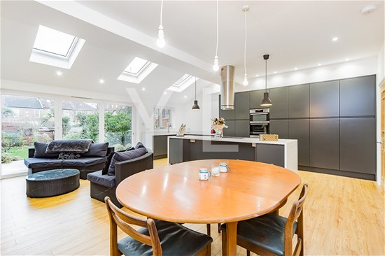 Greenvale Road, Eltham, SE9 1PB